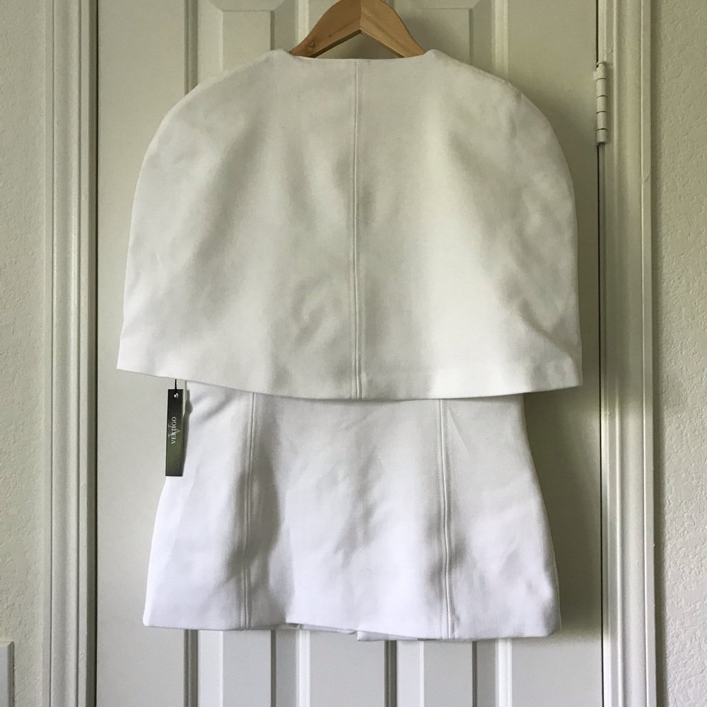 LAST CHANCE NWT Vertigo Lined Cape Vest Jacket - Picture 2 of 9